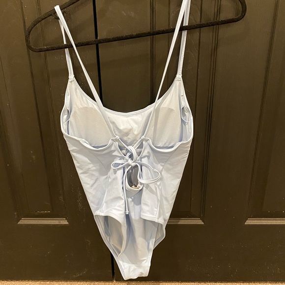 Tops and swimwear - Picture 3 of 16